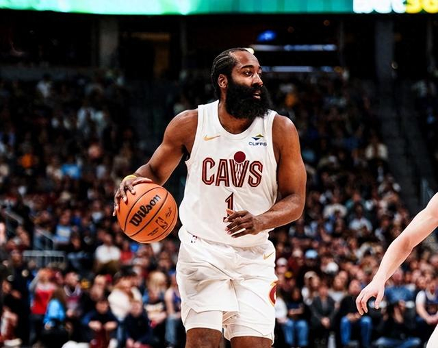 开云官方网站-哈登就是克里夫兰的天！带伤复出砍准三双 5人上双的骑士要冲冠了|詹姆斯·哈登|篮网|三分球|莫布利;贾斯廷-安德森|克利夫兰骑士队_新浪体育_新浪新闻